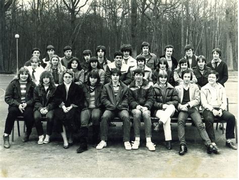 Photo de classe 1ère S 6 bis de 1983 Lycée Charles Le Chauve Copains