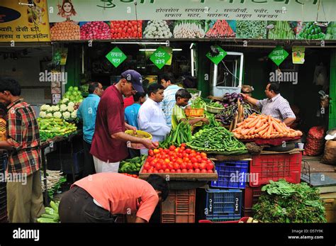 Vegetable market at Paharganj in New Delhi Stock Photo - Alamy