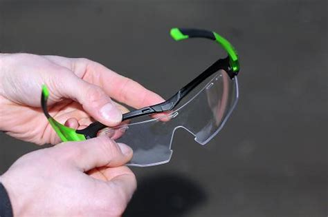 How To Remove Oakley Frogskins Lenses