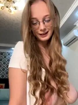 S Stephania Fully Nude Stripping On Cam For Online Porn Video Show