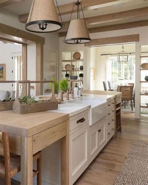 Farm Sinks: The Latest Trend in Kitchen Design