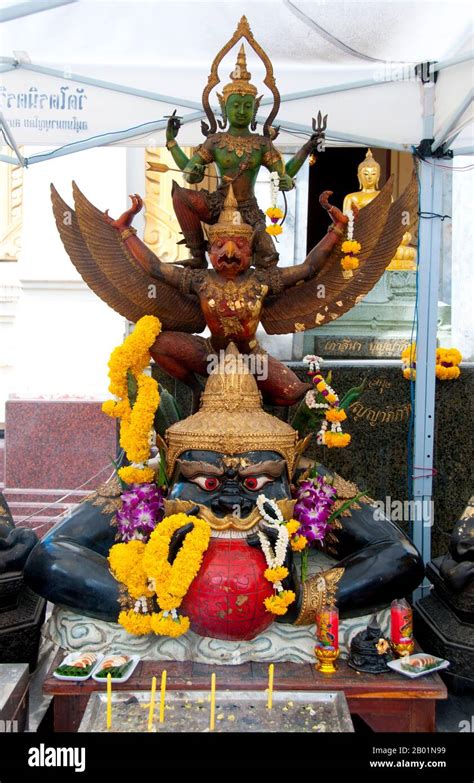 L emblema nazionale della Thailandia è il Garuda una figura della