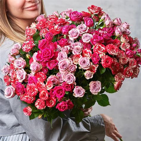 Кустовая роза розовая - купить в Барнауле за 349 ₽ с доставкой