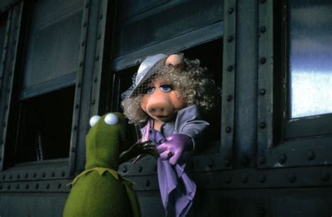 Miss Piggy and Kermit: A love story | CNN