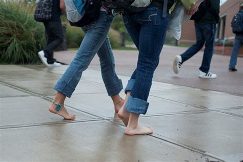 Barefoot Girls Walking Barefoot Girls Barefoot Bohemian People