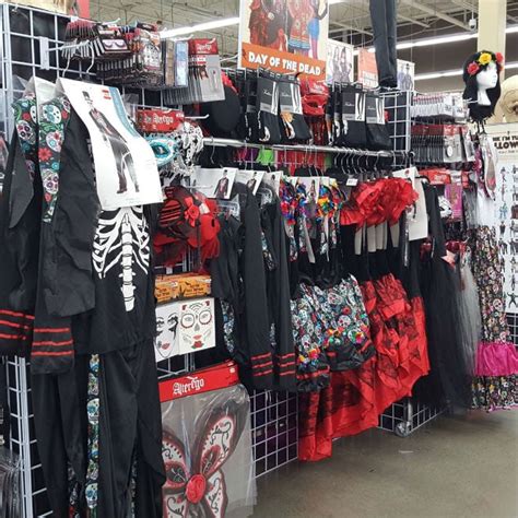 7 awesome Halloween costume shops across Canada - Today's Parent