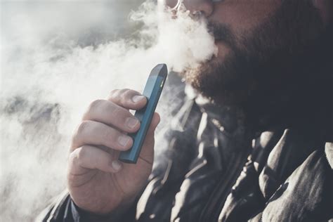 Anvisa vai avaliar liberação de cigarros eletrônicos pods e vapes