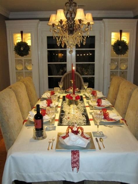 28 Christmas Table Decorations And Settings Hgtv