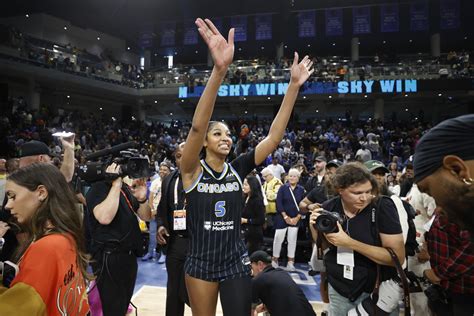 Angel Reese Makes WNBA History Not Seen In 25 Years - Athlon Sports