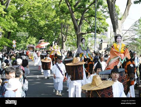 About 510 People Wearing Costumes From The Heian Period 794 Late 12th