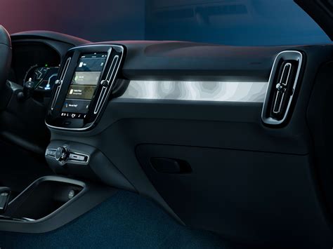 2021 Volvo C40 Recharge unveiled – pure electric only, dual-motor P8 ...