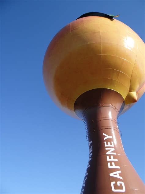 Walkabout With Wheels Blog: A Return Visit to Gaffney's Peachoid Water Tower