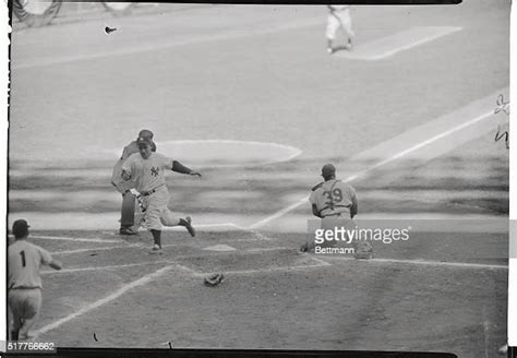 423 Yogi Berra World Series Photos & High Res Pictures - Getty Images