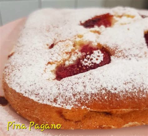 Torta Yogurt E Fragole In Friggitrice Ad Aria Soffice E Umida