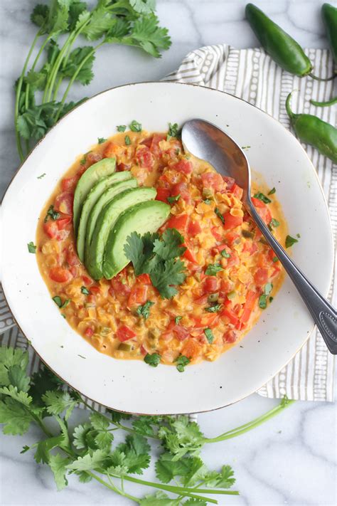 Red Lentil Coconut Curry With Peppers And Avocado Zen And Spice