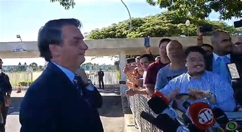 Bolsonaro Ridiculariza Jornalistas E Diz Que Oms Se Alinhou Ao