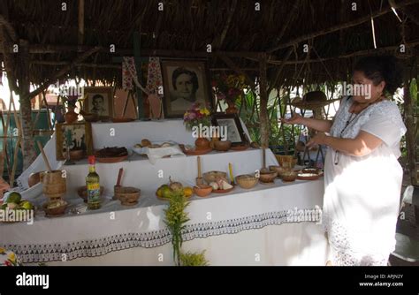 day of the dead altar Stock Photo - Alamy