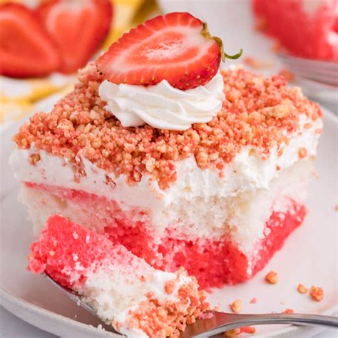 Strawberry Crunch Poke Cake My Incredible Recipes