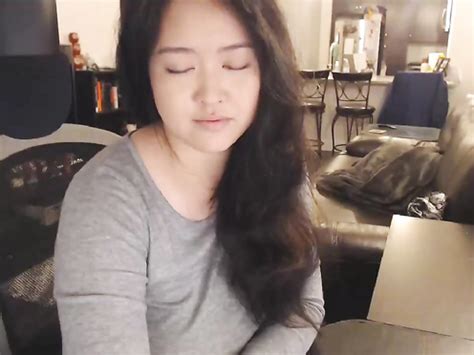 Zilla X Getting All Wet And Playin With Her Juicy Pussy In Webcam Show 2019 02 21 190017