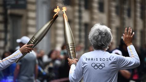 C était incroyable le relais de la flamme olympique ravit les villages