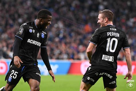 Laj Auxerre Et Son Quipementier Macron Vous Pr Sentent Le Maillot