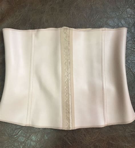 Cinta Modeladora Lingerie Feminina Tropikanas Nunca Usado Enjoei