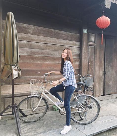 Thời trang biến hóa đa phong cách của hot girl Nhung Gumiho