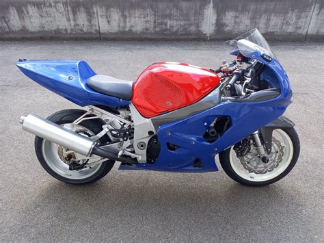 Suzuki Gsx R 750 K1 Rennstrecke Acheter Sur Ricardo