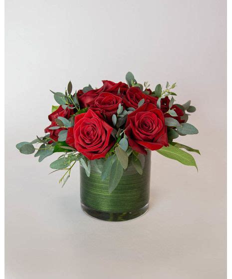 New Romance One Dozen Roses Red Flower Arrangements Red Rose