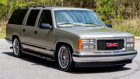 1999 Gmc Suburban Slt At Indy 2023 As T411 Mecum Auctions