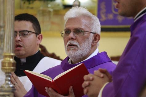 Papa Francisco Nomeia Novo Bispo Para A Diocese De Salgueiro Folha Pe