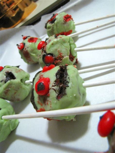 Zombie Cake Pops Zombie Cake Zombie Food Tasty Dishes