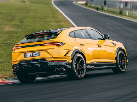 First Drive Lamborghini Urus Performante In Italy Drivearabia