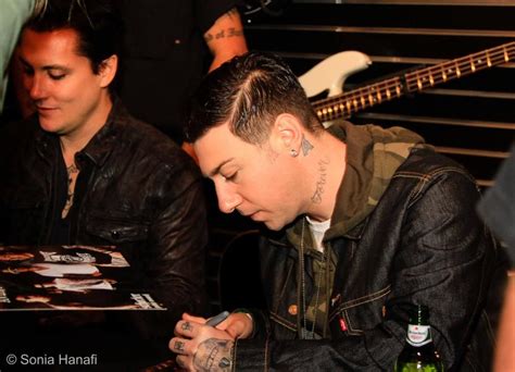 Syn And Zacky At Namm Signing Right Now Avengedsevenfold Zacky