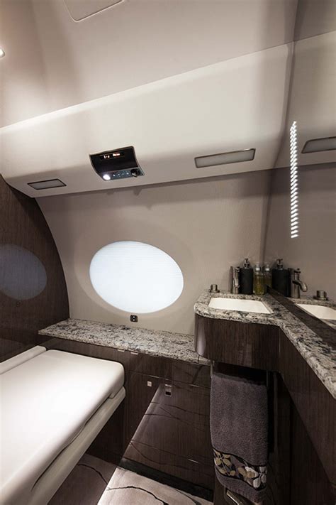 Gulfstream G650 Bathroom