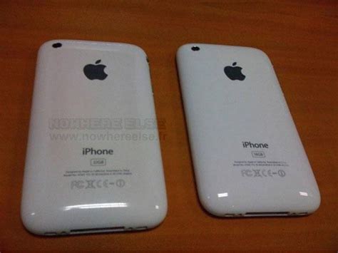 White iPhone 3GS units discoloring from excessive heat