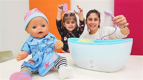 Ayşe ve Defne ile bebek videoları Baby Born oyuncak bebek ile banyo