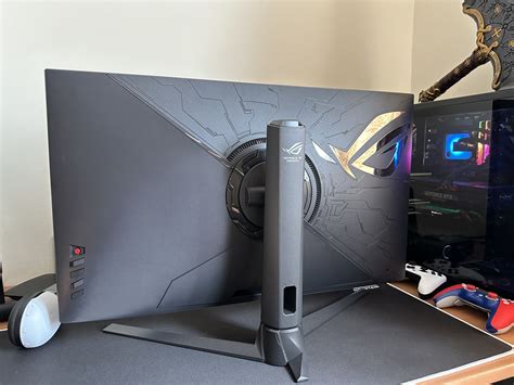 Asus ROG Strix XG32UQ Gaming Monitor Review