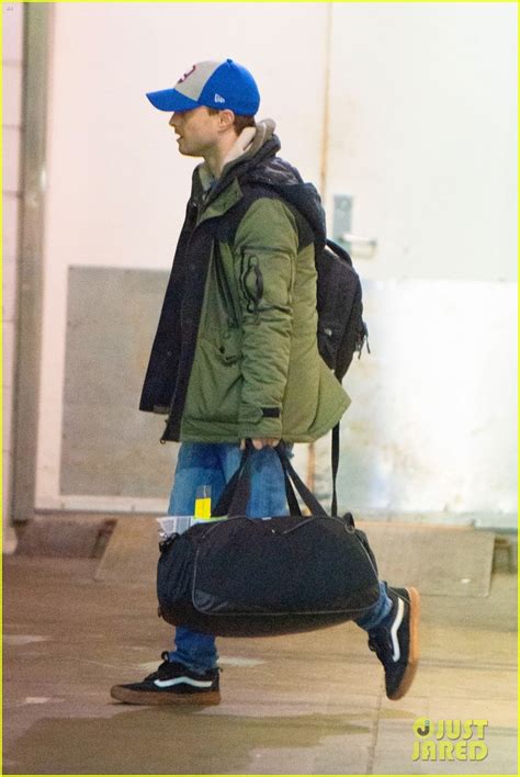 Daniel Radcliffe Arrives at JFK Airport With A Super Hot Bodyguard: Photo 4390523 | Daniel ...