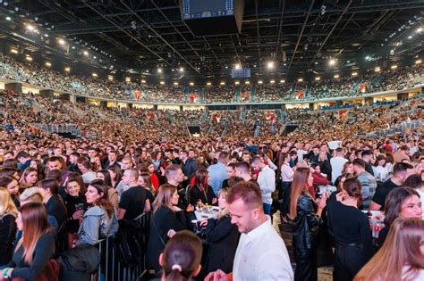 Dalmatino U Areni Zagreb Ili Prava Ljubav Ili Ni Ta Glazba Hr