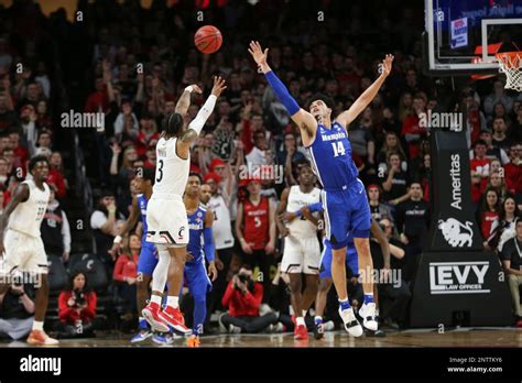 Cincinnati Oh March Cincinnati Bearcats Guard Justin Jenifer