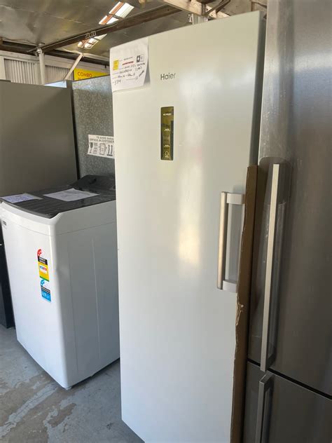 Factory second Haier HVF260WH3-LH 226L Vertical Frost Free Freezer ...