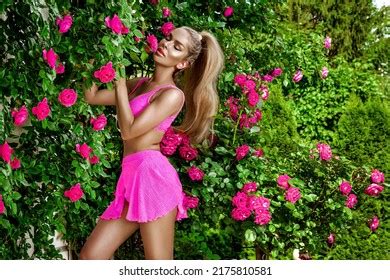 9 679 Bikini Gardening Images Stock Photos Vectors Shutterstock