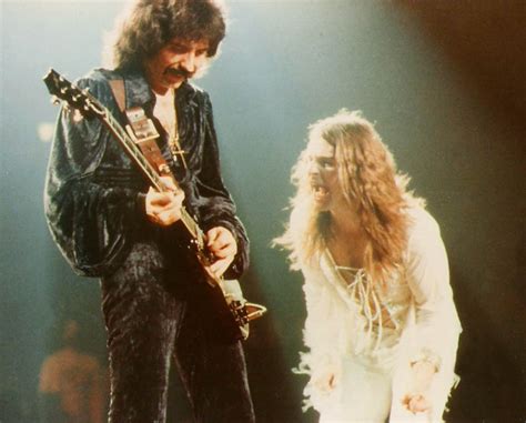 You Won’t Believe What Happened When Ozzy Osbourne Took the Stage - Veja Store Site