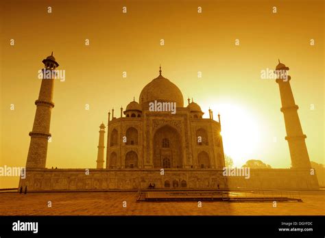 Taj Mahal Fotografías E Imágenes De Alta Resolución Alamy