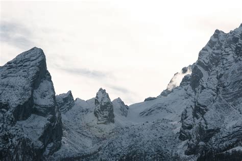 Snow Covered Rocky Mountain · Free Stock Photo