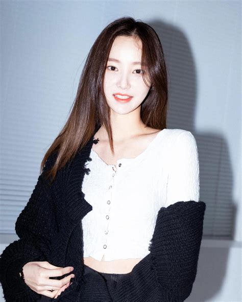 210501 Gahyun Kim Instagram Update - Yeonwoo | kpopping 