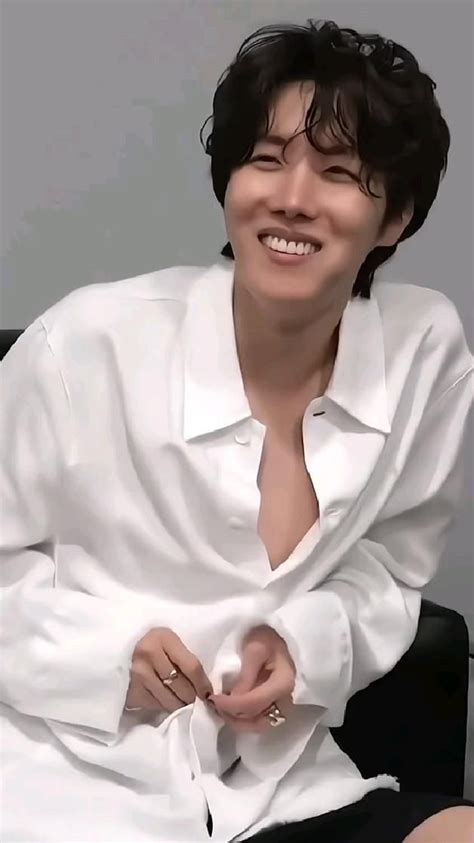 EPISODE Hobi Lallapalooza 2022 BTS Jhope Cute J Hope Cute J Hope Hot