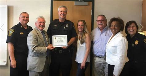 Cop Who Caught Suspect On I 95 In Officers Assault Honored By Norwalk