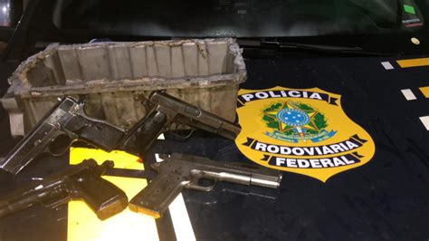 PRF prende duas pessoas por transporte ilegal de arma de fogo Polícia